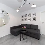 Find Your Haven In Morena Celeste Seaside Puntamika Apartments! Appartamento Zara