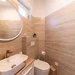 Find Your Haven In Morena Celeste Seaside Puntamika Apartments! Appartamento *