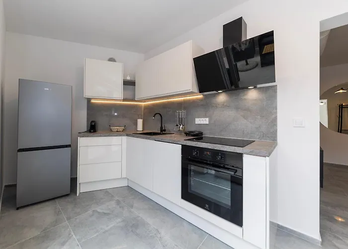 Find Your Haven In Morena Celeste Seaside Puntamika Apartments! Ζαντάρ