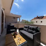 Find Your Haven In Morena Celeste Seaside Puntamika Apartments! Appartement