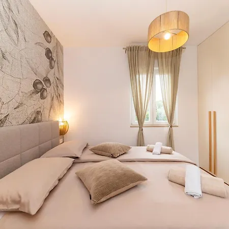 Find Your Haven In Morena Celeste Seaside Puntamika Apartments! Apartment