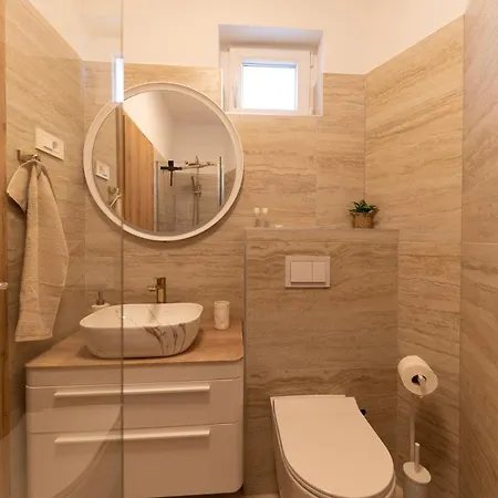 Find Your Haven In Morena Celeste Seaside Puntamika Apartments! ザダル