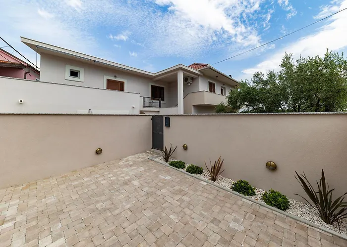 Find Your Haven In Morena Celeste Seaside Puntamika Apartments! * Zadar