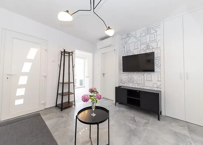 Find Your Haven In Morena Celeste Seaside Puntamika Apartments! *