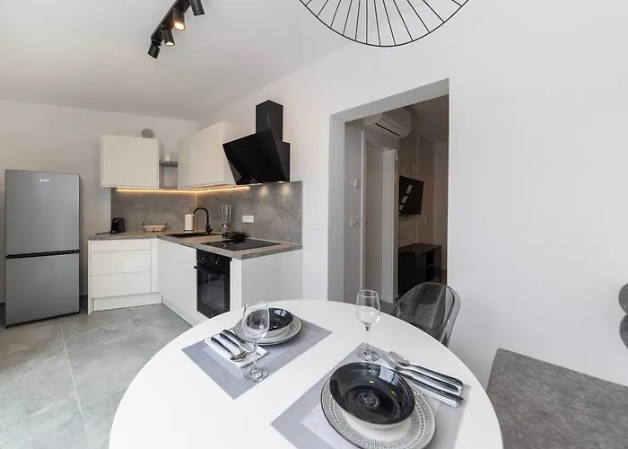 Find Your Haven In Morena Celeste Seaside Puntamika Apartments! Lejlighed Zadar